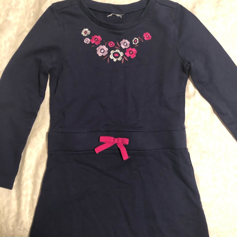Girls size 5-6 dresses (4 total) and 1 shirt